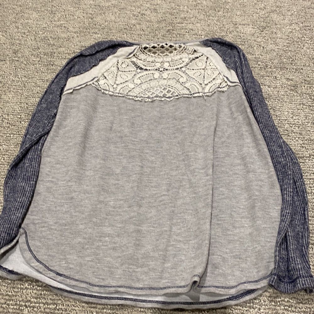 Jolt blouse  - Picture 2 of 3